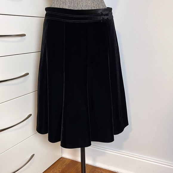 Beautiful velour black skirt. - Picture 4 of 6